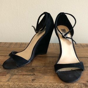 Black suede Steve Madden ReelDeal wedges